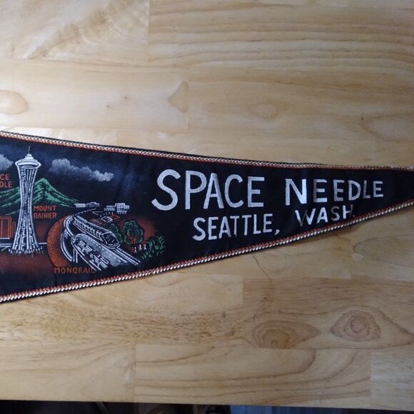 Vintage 70s Space Needle Seattle Washington State Pennant Flag Japan Felt - Picture 2 of 9